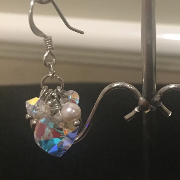 ππHOST PICK πππβ€οΈβπ©ΉNWT Swarovski Crystal heart shaped earrings & pearls - Picture 2 of 3